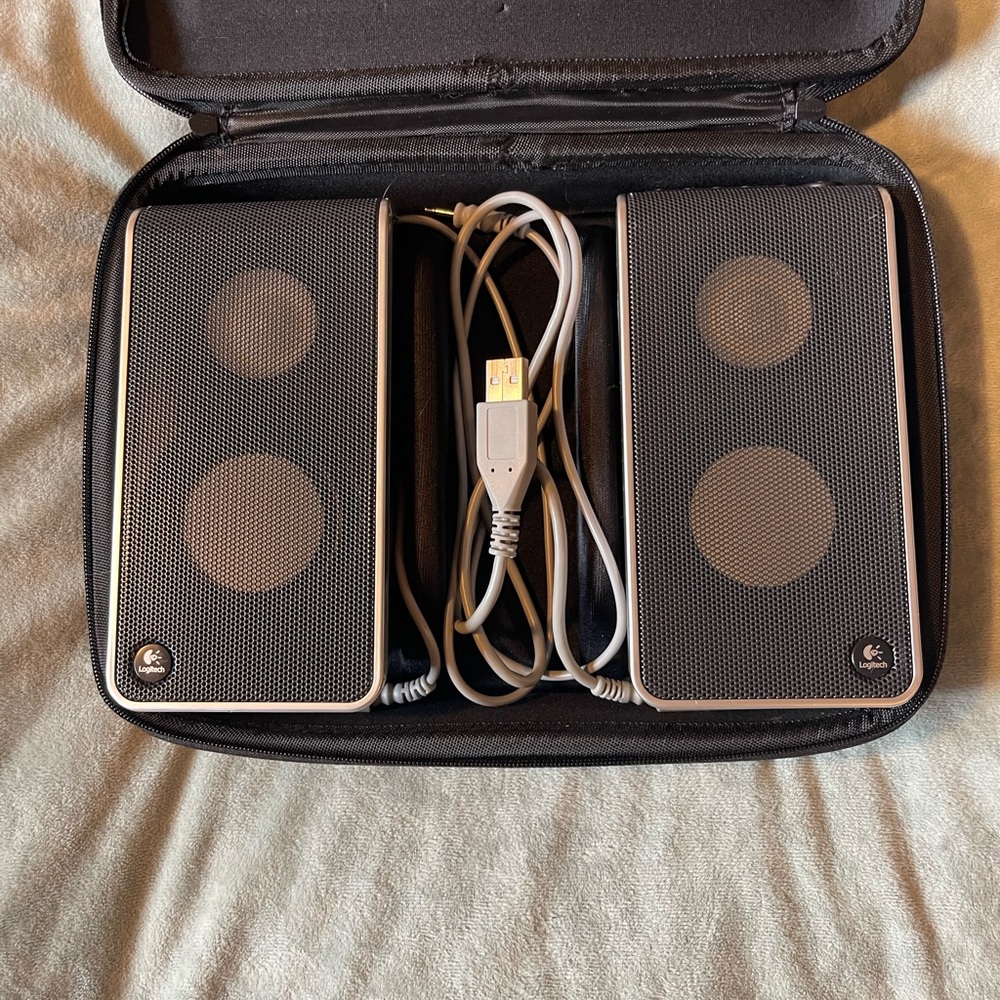 Logitech V20 Notebook Speakers